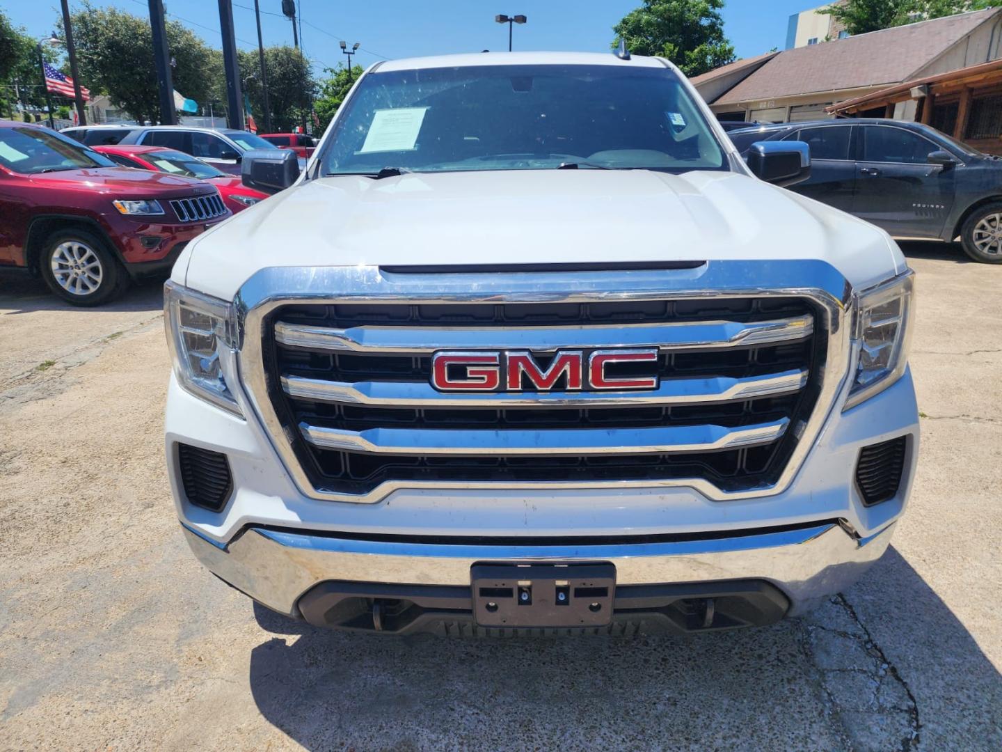 2019 Silver GMC Sierra 1500 SLE Double Cab 4WD (1GTR9BED8KZ) with an 5.3L V8 OHV 16V engine, 6A transmission, located at 945 E. Jefferson Blvd, Dallas, TX, 75203, (214) 943-7777, 32.752514, -96.811630 - Photo#1